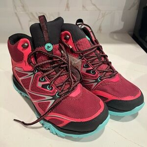 NWT Merrell Capra Bolt Mid Waterproof, size 8.5